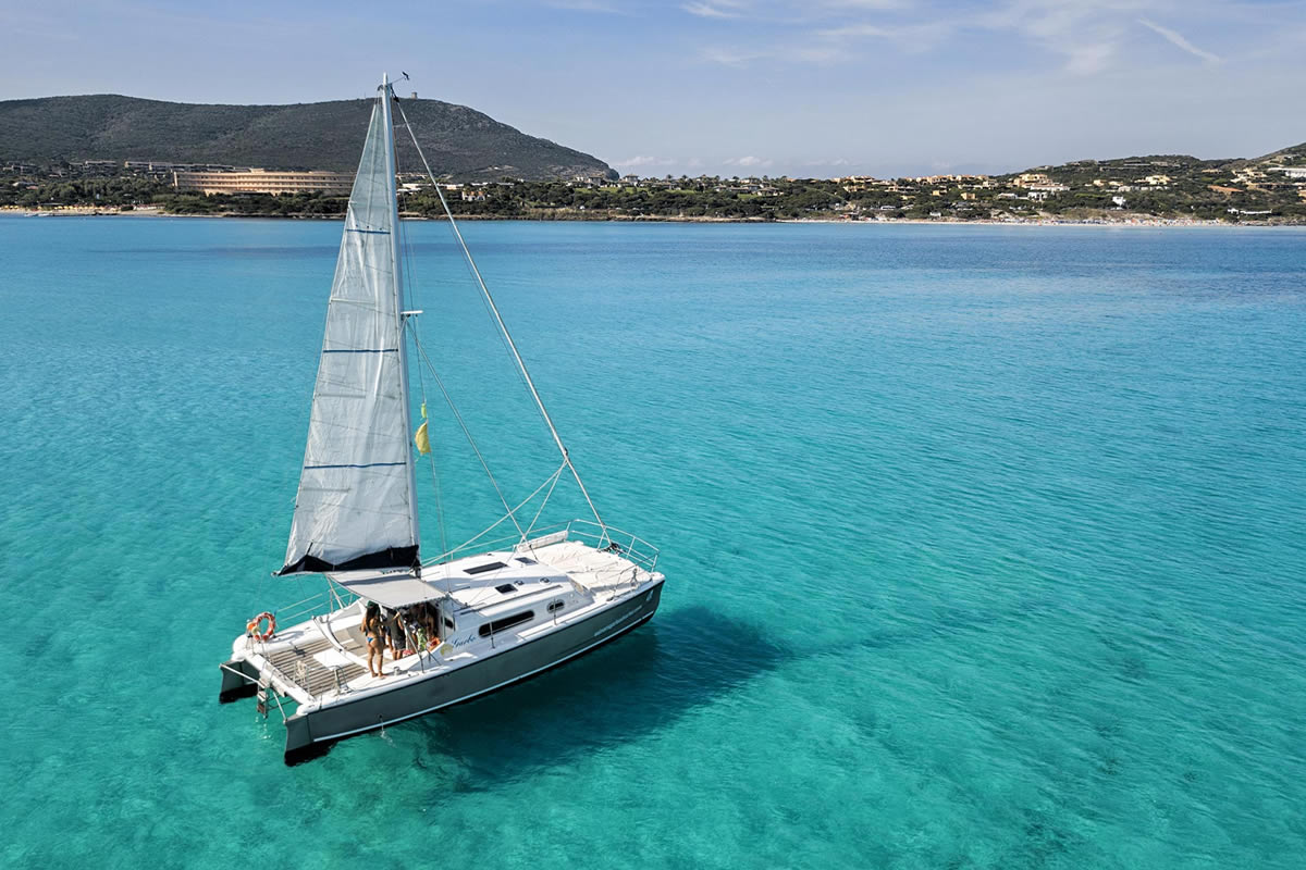 Asinara: escursione con il catamarano Garbo Charter